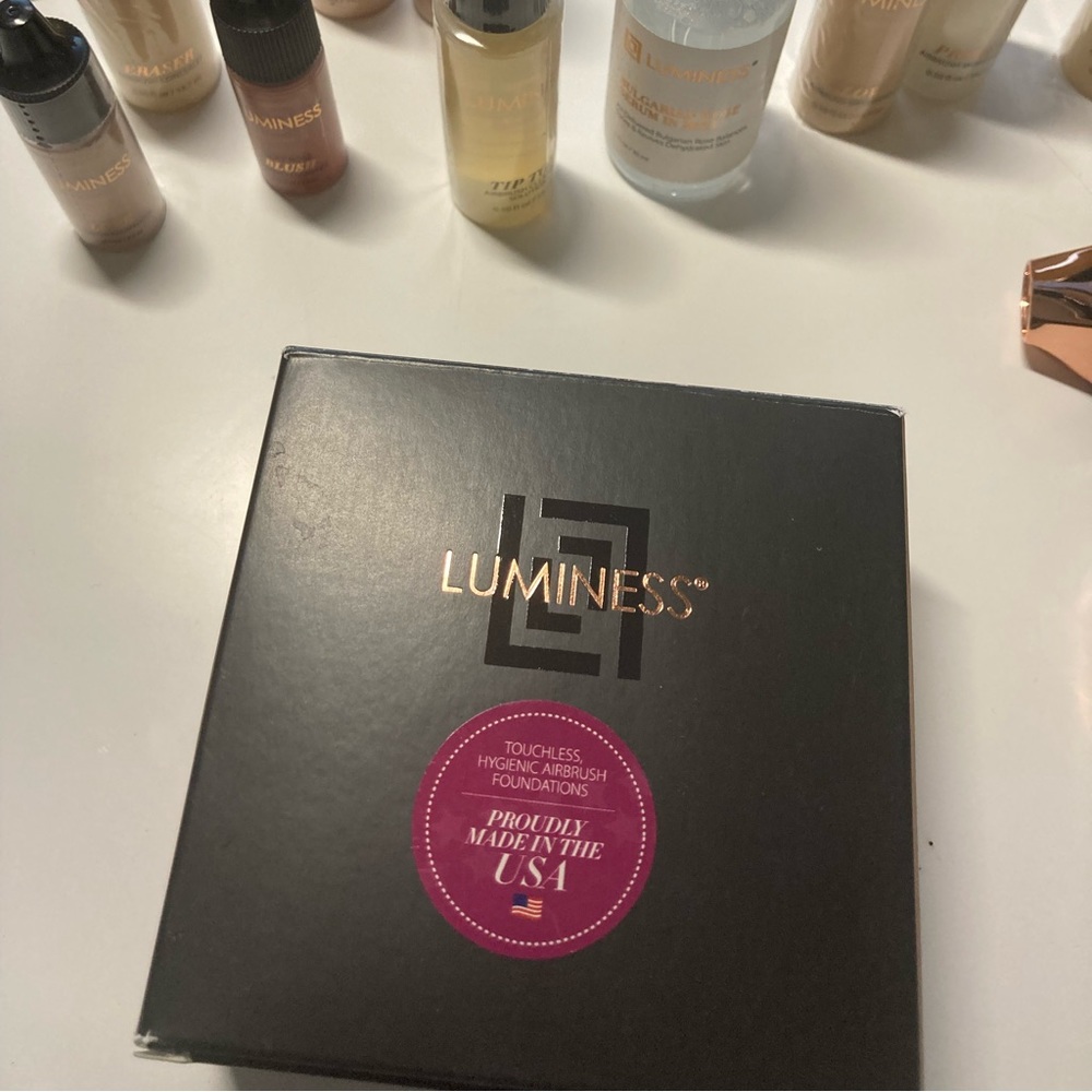 Luminess Breeze airbrush makeup system.